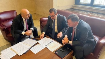 İtaliyalı deputatlara Laçın yolundakı aksiya barədə məlumat verildi 