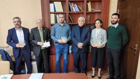 “Ədəbiyyat adamı” mükafatı təqdim olundu