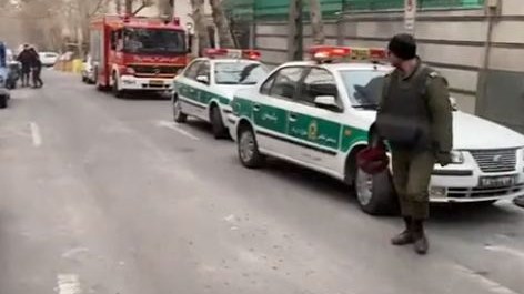Səfirliyə hücum edən şəxsin adı AÇIQLANDI