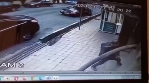 Tehrandakı səfirliyə hücumun daha bir VİDEOSU