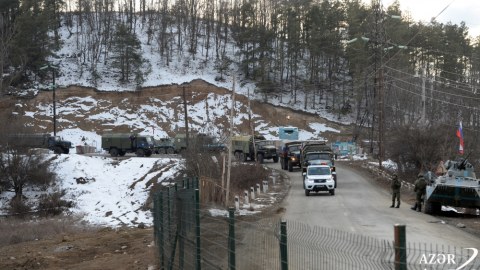 Ruslara məxsus 7 maşın aksiya ərazisindən keçdi
