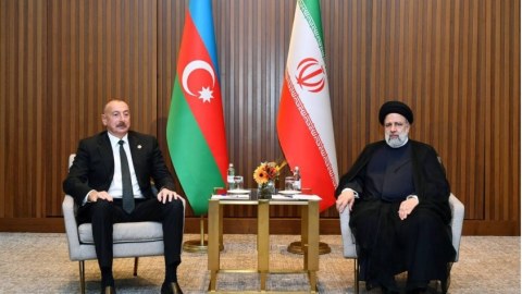 İbrahim Rəisi İlham Əliyevə zəng etdi