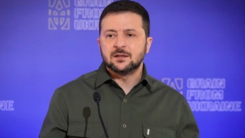 Vəziyyət çox çətindir - Zelenski kömək istəyir