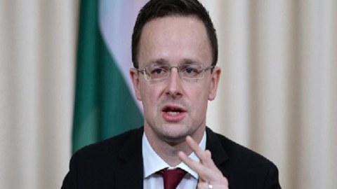 Macarıstan XİN başçısı Ukraynanı tənqid etdi