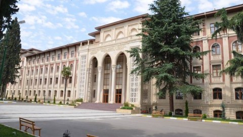 Gəncədə dekan saxlanıldı
