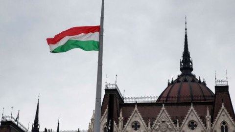 Ukrayna ilə Macarıstan arasında qalmaqal - Kiyev etiraz etdi