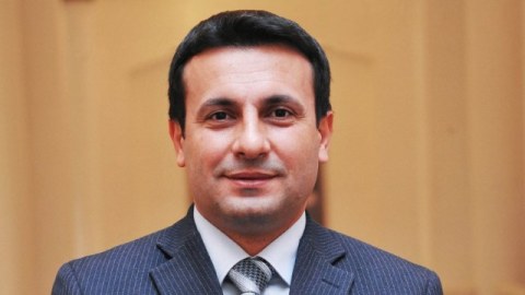 Elnur Hidayətoğlu işindən ayrıldı