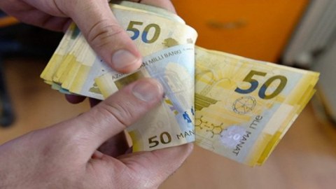 Bu şəxslərin də maaşları ARTIRILDI