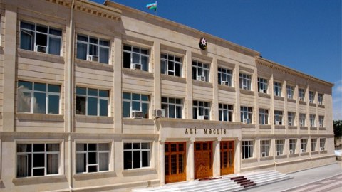Naxçıvan Ali Məclis sədrinin müşaviri dövlət qulluqçusu olacaq
