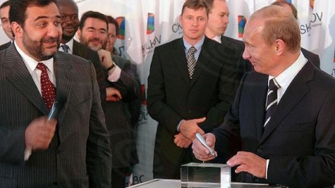 Rusiya Qafqazı qarışdırır - Avropalı ekspert Vardanyanın Putinin adamı olmasından YAZDI