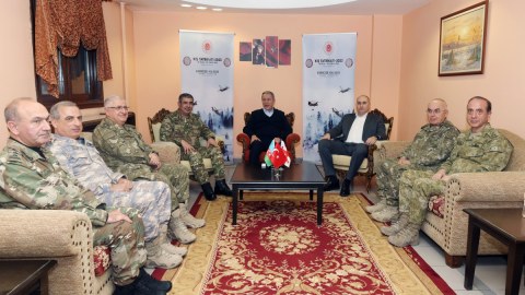 Azərbaycan, Türkiyə və Gürcüstan müdafiə nazirləri görüşdü 