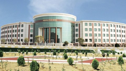 Naxçıvanda həkimlər etiraz aksiyası keçirdi