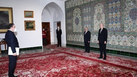 Səfirimiz etimadnaməsini Əlcəzair Prezidentinə təqdim etdi