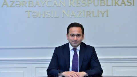 51-dən çox bal toplayan müəllimin maaşına neçə faiz əlavə olunur? - RƏSMİ