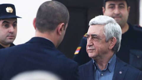 İrəvanda Serj Sarkisyana məhkəmə quruldu