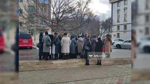Naxçıvanda müəllimlərin etirazı davam edir