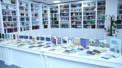 Kamal Abdullanın kitabının təqdimatı keçirilib - FOTOLAR