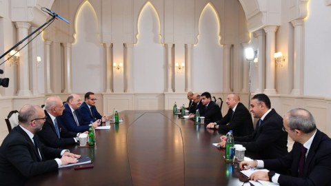 Prezident italiyalı naziri qəbul edib