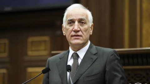 Daha bir əcnəbi Ermənistan prezidentini məhkəməyə verib