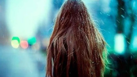 14 yaşlı qız itkin düşüb
