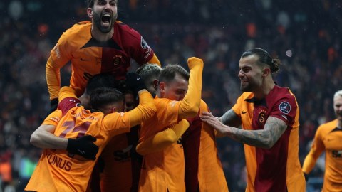 “Qalatasaray” əzəli rəqibinə qalib gəldi
