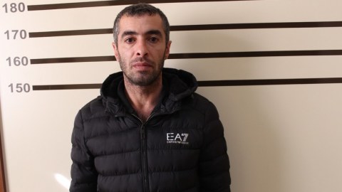 Oğurladığı 20 min manatı restoranlarda xərclədi