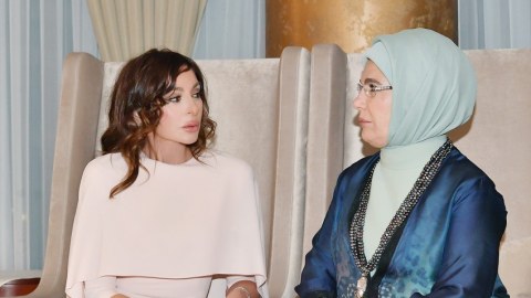 Əminə Ərdoğan Mehriban Əliyevaya təşəkkür etdi