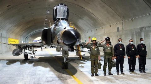 İranda yeni dağıdıcı raket təqdim olundu, yeraltı baza açıldı