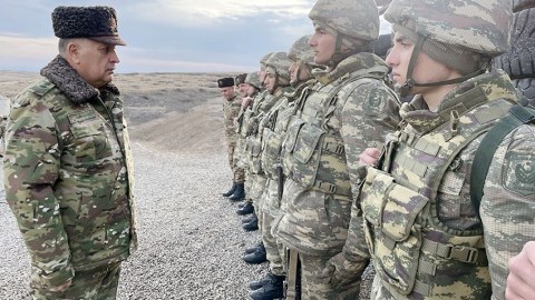 Baş Qərargah rəisi hərbi hissələrin döyüş fəaliyyətini yoxladı - VİDEO