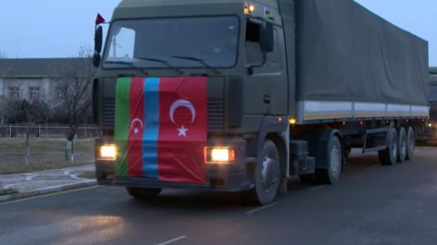 Naxçıvandan Türkiyəyə 12 TIR yardım yola salındı