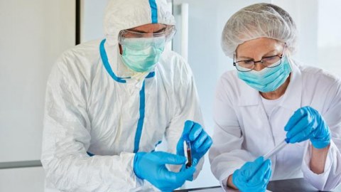 Dünyada yoluxma sayı kəskin azalıb