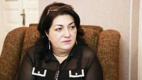 Əfşar Süleymaninin keçmiş xanımı dələduzluqda ittiham olunur