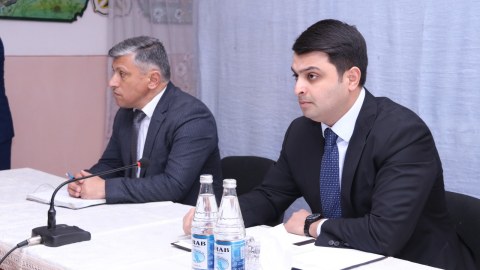 Mirhəsən Seyidov vətəndaşların problemlərini dinləyib