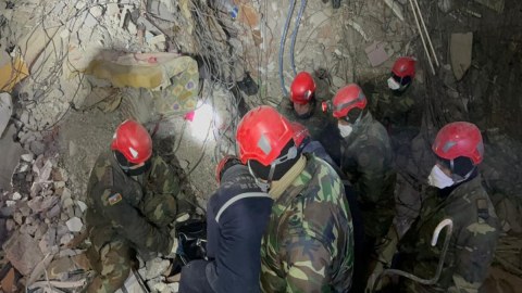 Xilasedicilərimiz dağıntılar altından 51 nəfəri sağ çıxardı - FOTO+VİDEO