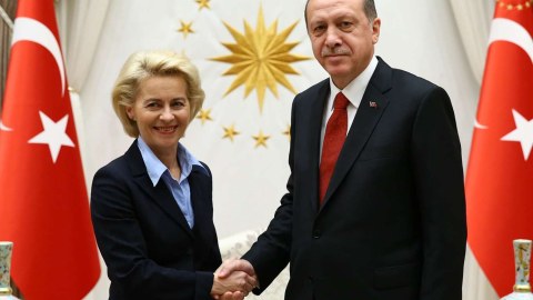 Layen Ərdoğana zəng etdi: Avropa sizinlədir