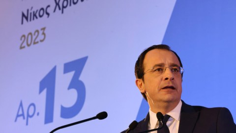 Keçmiş XİN başçısı prezident seçildi 