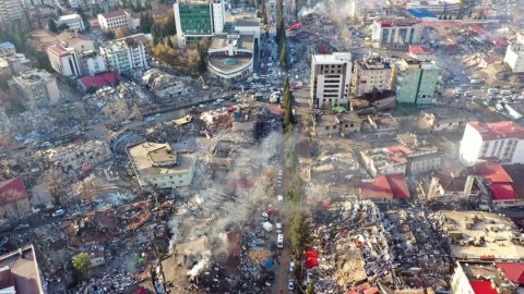 Türkiyədəki zəlzələ dünyada ən böyük 10 təkan sırasına düşüb