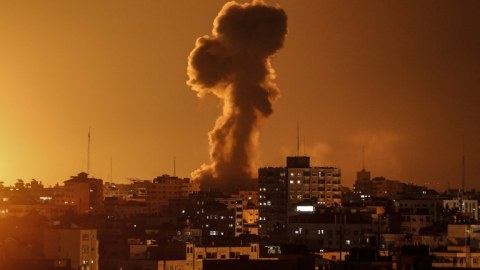 İsrail HƏMAS-ın raket zavodlarını bombaladı