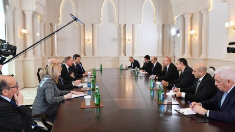 İlham Əliyev: Biz hər şeyi yenidən qururuq