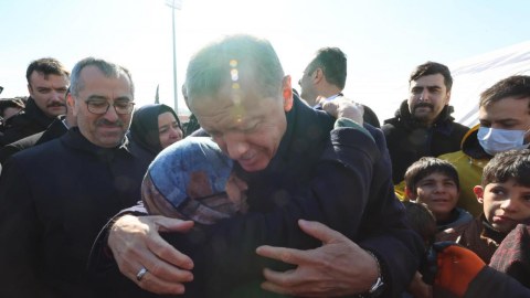 Ərdoğan dağıntılardan sağ çıxarılanların sayını açıqladı