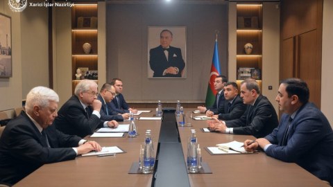 Ceyhun Bayramov Xovayevlə Laçın yolunu müzakirə etdi 