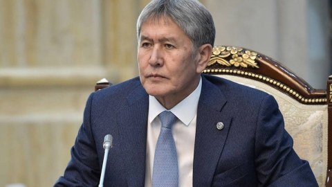 Dünən həbsdən çıxan sabiq prezident ölkəsini tərk etdi