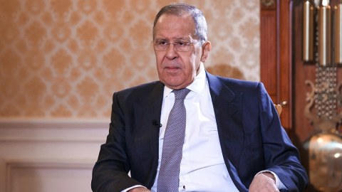 Lavrov Azərbaycana GƏLİR