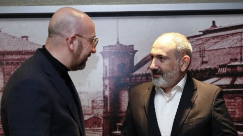 Paşinyan Münhendə Şarl Mişellə görüşdü 