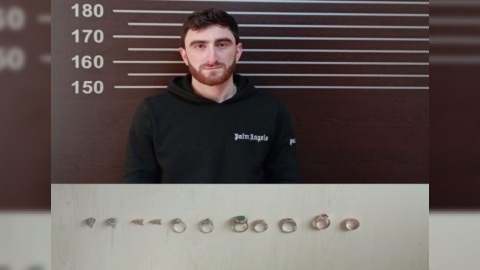 Qonşusunun evindən 30 minlik qızıl oğurladı