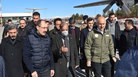 Şahbaz Şərif zəlzələ bölgəsində - FOTO