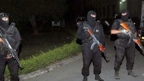 Pakistanda polis kompleksinə silahlı HÜCUM