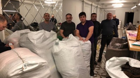 Moskvadakı diasporumuz Türkiyəyə yardım göndərdi