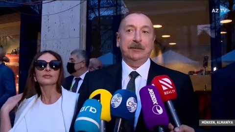 İlham Əliyev plenar iclasdan sonra sualları cavablandırdı - VİDEO
