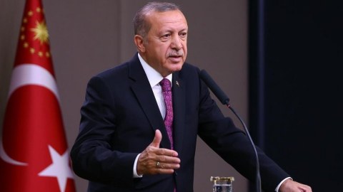 Ərdoğan Kahramanmaraşda Azərbaycan könüllüləri ilə görüşüb